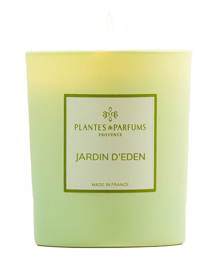 Bougie parfumée 180 g, fragrance Jardin d’Éden de Plantes & Parfums à la cire de soja dans un contenant en verre vert mat.
