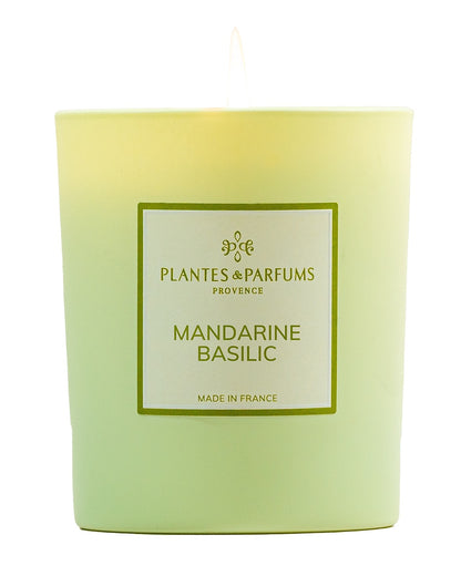 Bougie parfumée 180 g, fragrance Mandarine Basilic de Plantes & Parfums à la cire de soja dans un contenant en verre vert mat.