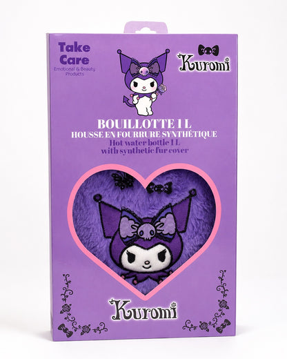 Bouillotte en peluche fausse fourrure violette Kuromi Sanrio présentée de face dans sa boîte ou son emballage cartonné d'origine.
