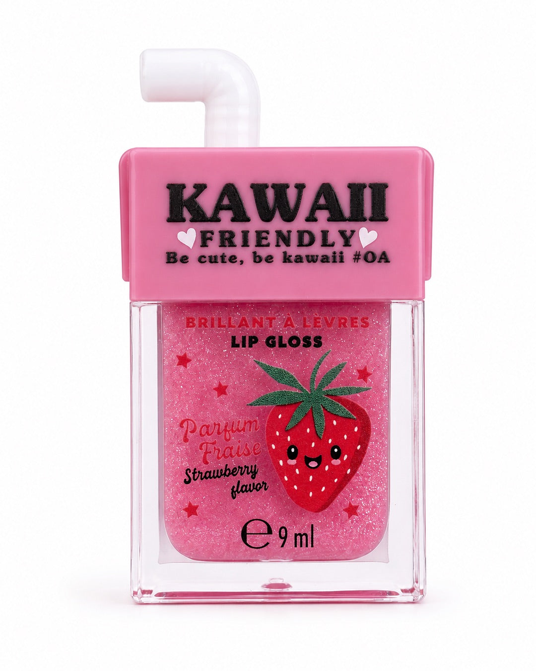 Vue de face du brillant à lèvres pour enfant en forme de petite boîte de jus Kawaii rose, illustré d'une fraise mignonne avec la mention parfum fraise de 9 ml.