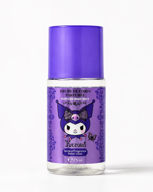 Vue de face d'un flacon transparent de brume de corps parfumée Kuromi Sanrio avec un bouchon violet foncé.