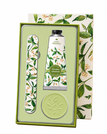 Coffret soins des mains, au parfum de Verveine citronnée, signé Esprit Provence. Il réunit un savon, une lime à ongles et une crème dans un jolie coffret.