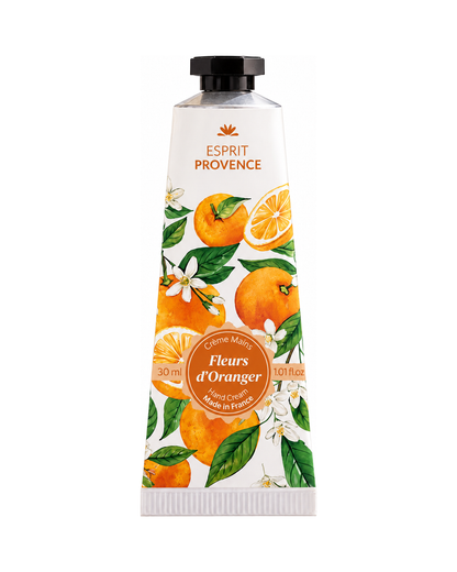 Crème mains à l'huile d’Amande douce de Provence 30 ml, au parfum de Fleurs d'Oranger, signé Esprit Provence. Enrichi en beurre de karité, en allantoïne et en jus d’aloe vera BIO.
