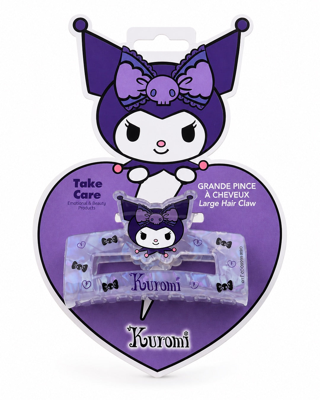 Vue de face d'une grande pince à cheveux rectangulaire mauve translucide nacré avec le personnage Kuromi Sanrio et de petites boucles noires et des coeurs violets dans son emballage cartonné en forme de coeur violet.