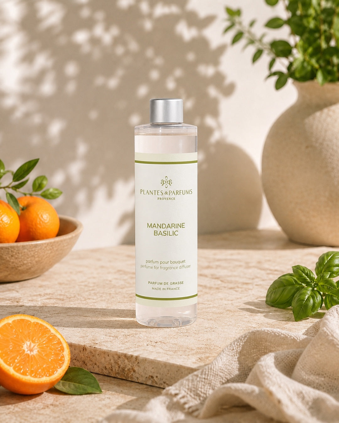 Recharge pour bouquet parfumé 200 ml, fragrance Mandarine Basilic de Plantes et Parfums. Ambiance frais. Livraison partout au Canada.