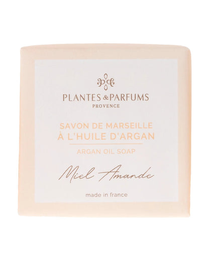 Savon de Marseille à la cire d'abeille 100 g, fragrance Miel et amande. Plantes & Parfums. Emballage papier.
